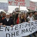 Makedonski Albanci so protestirali proti destabilizaciji Kosova.