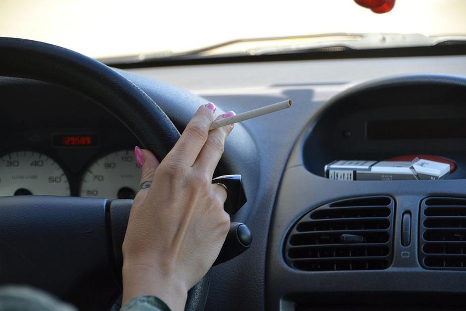 Kajenje v avtomobilu | Avtor: Gregor Prebil