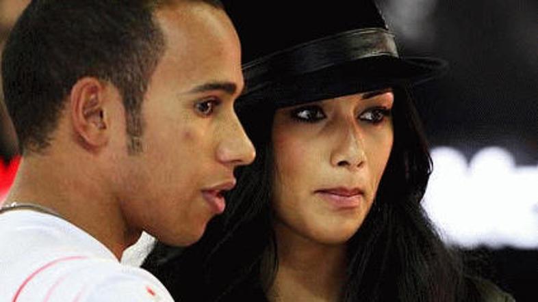 Zdaj, ko je z Nicole spet srečen, bo Lewis na dirkah še hitrejši. (Foto: Flynet/