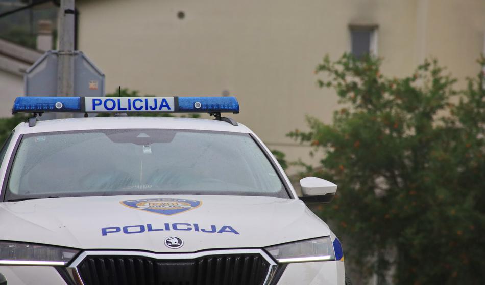 Hrvat nad Slovenca kar s palico