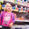 Kupovanje šolskih potrebščin, trgovina, otroci