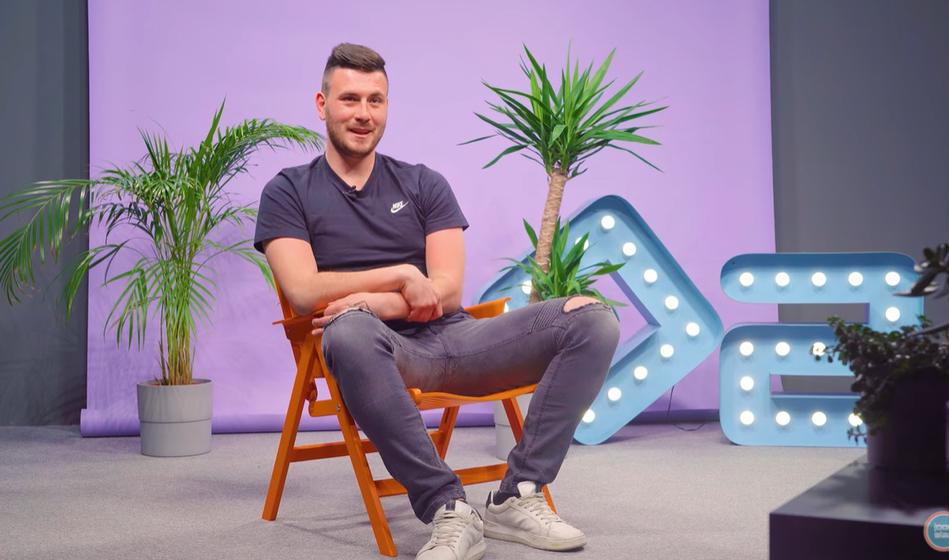 Lepi in večno samski zmagovalec Kmetije zaradi Tinderja zdaj v resni zvezi