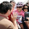 Paolini Giro d'Italia dirka po italiji navijači mobitel slika kolesarstvo