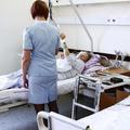 Slovenija 16.12.2013 medicinsko osebje, medicinska sestra, pacient, bolniska pos