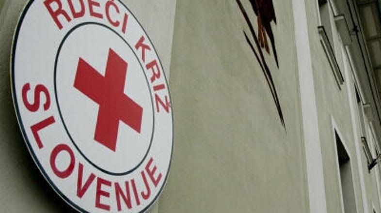 Zaradi krize se na Rdečem križu oglaša vse več ljudi.