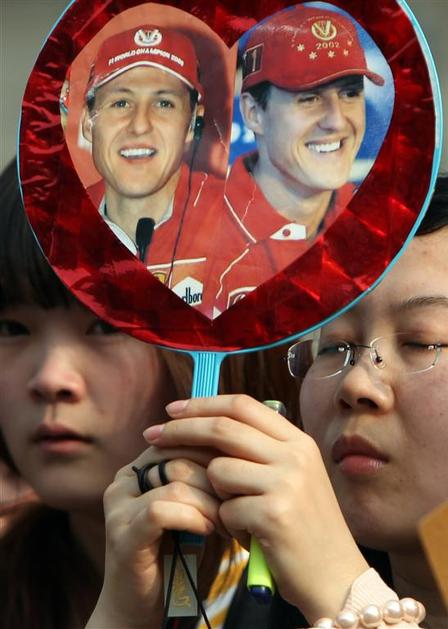 So tudi taki, ki še vedno navijajo za rdečega Ferrarijevega Schumacherja :)