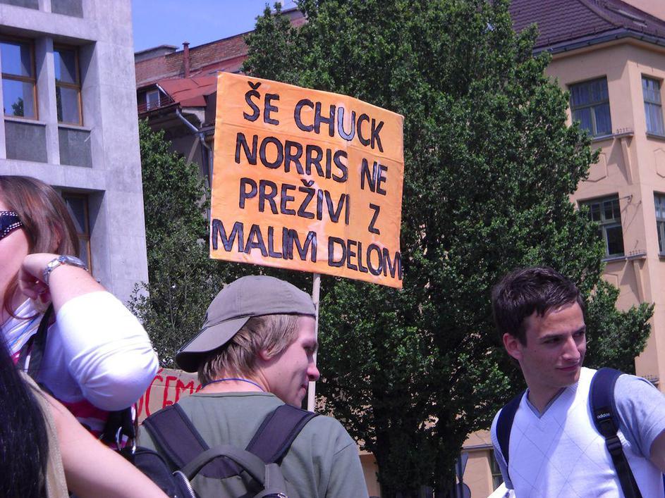 protesti študenti parlament
