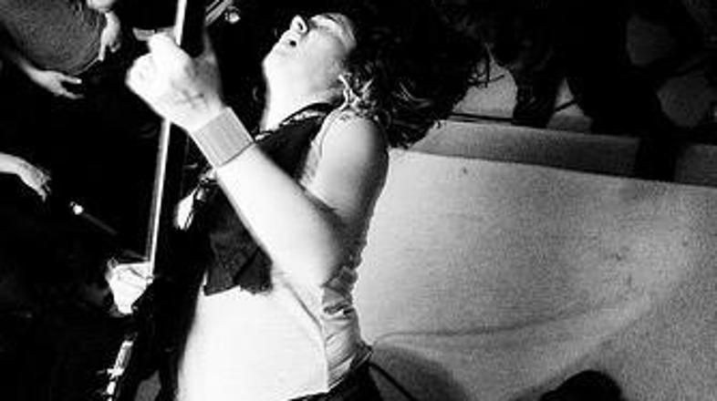 Divja Aimee se bo nocoj predstavila v akustični izvedbi. (Foto: MySpace)