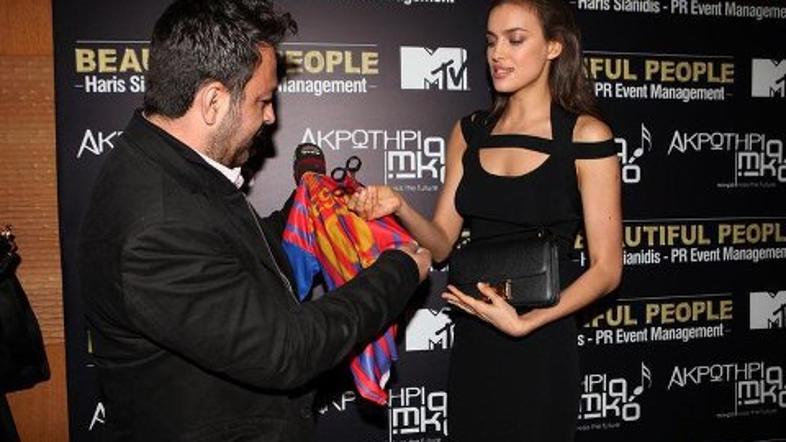Irina Shayk Šajk Grčija novinar Messi škarje MTV