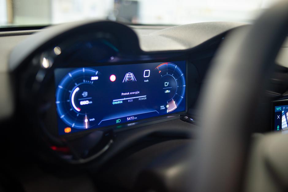 Alfa servis | Avtor: Anže Petkovšek