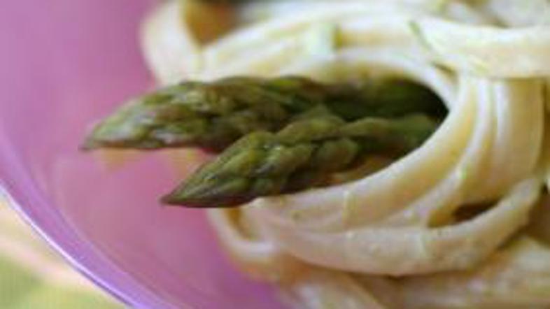 Jed naj bo ogreta na sobno temperaturo, lahko pa jo tudi ohladite.