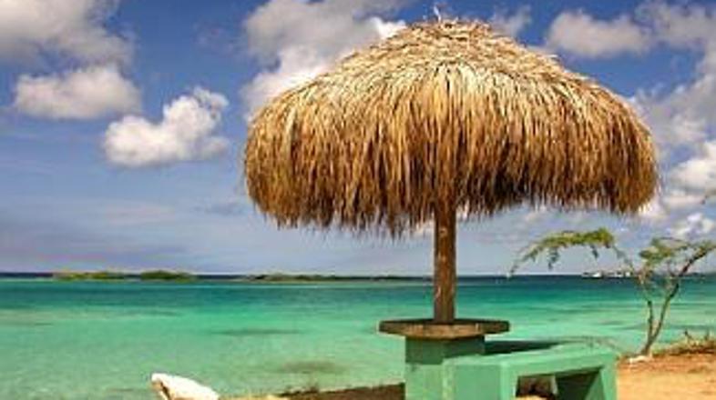 Eden od očitkov Otočanom je, da radi kalijo mir na plažah.