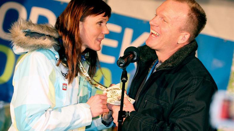 Petra Majdič in Robert Slabanja na sprejemu po olimpijskih igrah v Vancouvru. (F