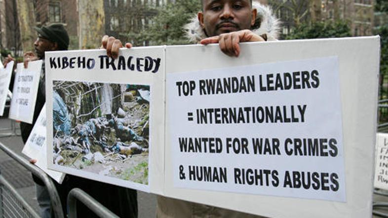 Mladenič v Veliki Britaniji protestira.: "Vrhovni ruandski vodja iskan zaradi zl