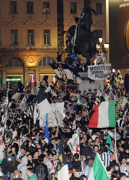 Juventus San Carlo trg slavje naslov prvaka scudetto navijači