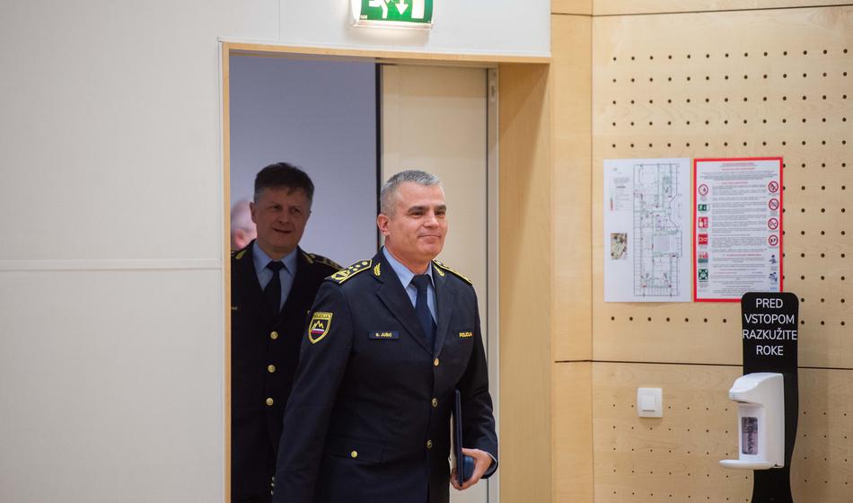 Nekdanji prvi mož policije v velikih težavah, toži