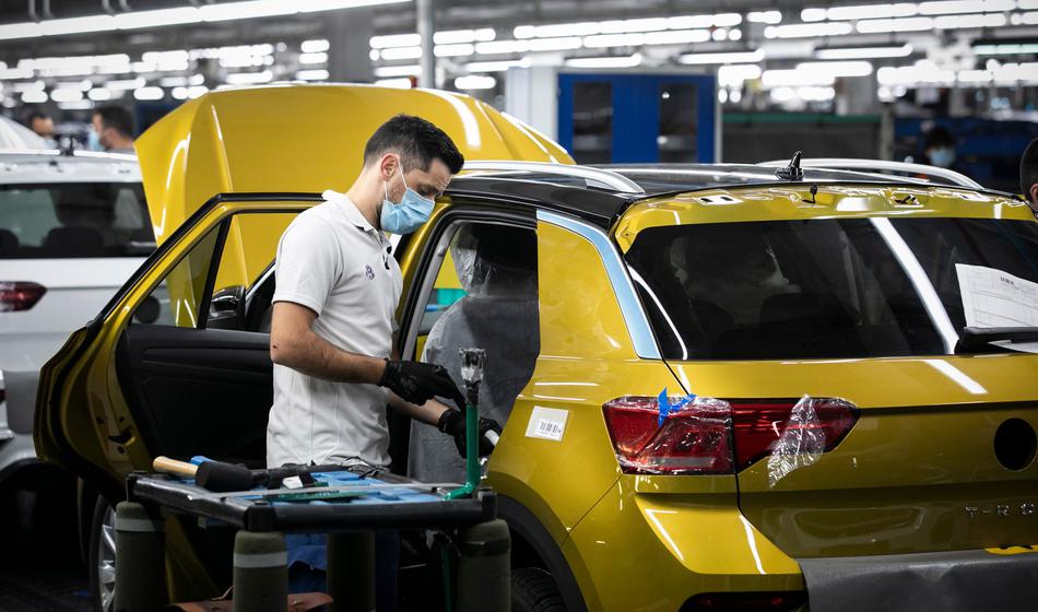 VDA alarm: nemška avtomobilska industrija se prehitro krči!