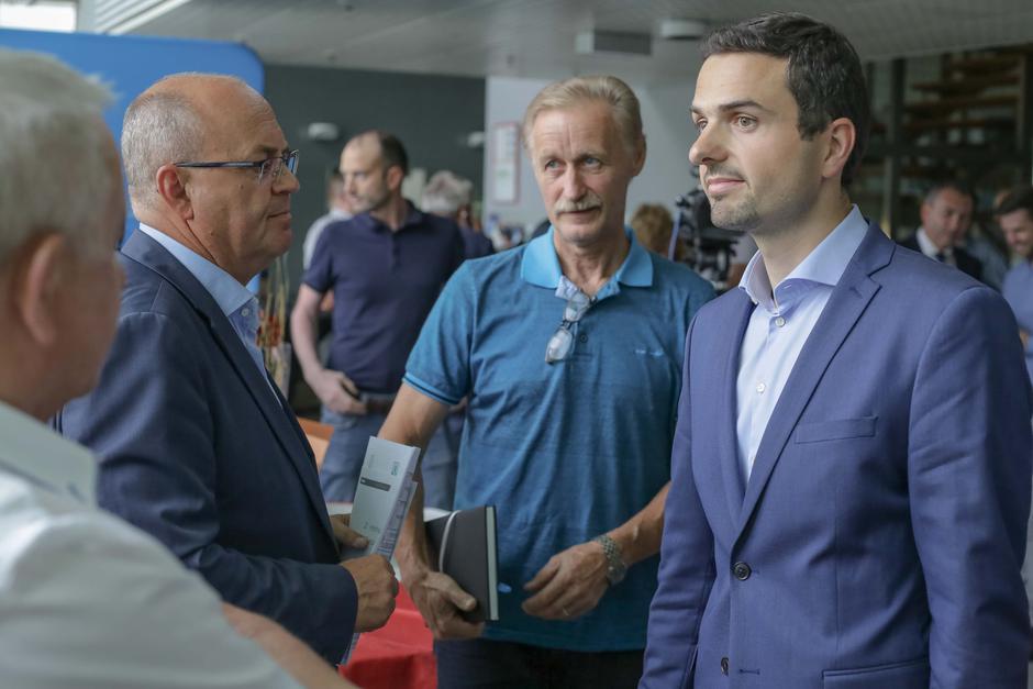 Matej Tonin in Jožef Horvat na seji sveta NSi | Avtor: Saša Despot