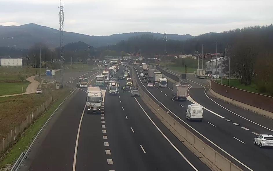 Prometna nesreča na primorski avtocesti, zastoj