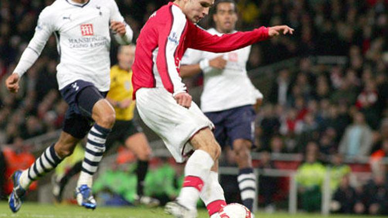 Arsene Wenger verjame, da so najlepša leta šele pred Robinom van Persiejem.