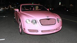 Paris Hilton - Bentley cabriolet