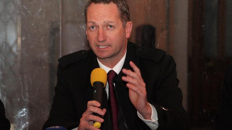 "To, kar je storilo okoljsko ministrstvo, ni nič, treba je jasno povedati, ali s