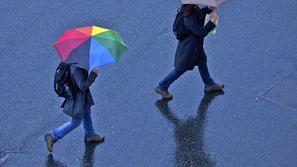 de%C5%BE de%C5%BEnik padavine plohe nevihte 