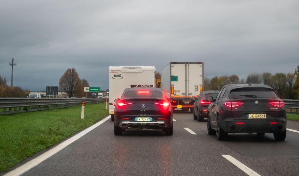Tistim, ki stojijo v gneči, bodo vrnili denar
