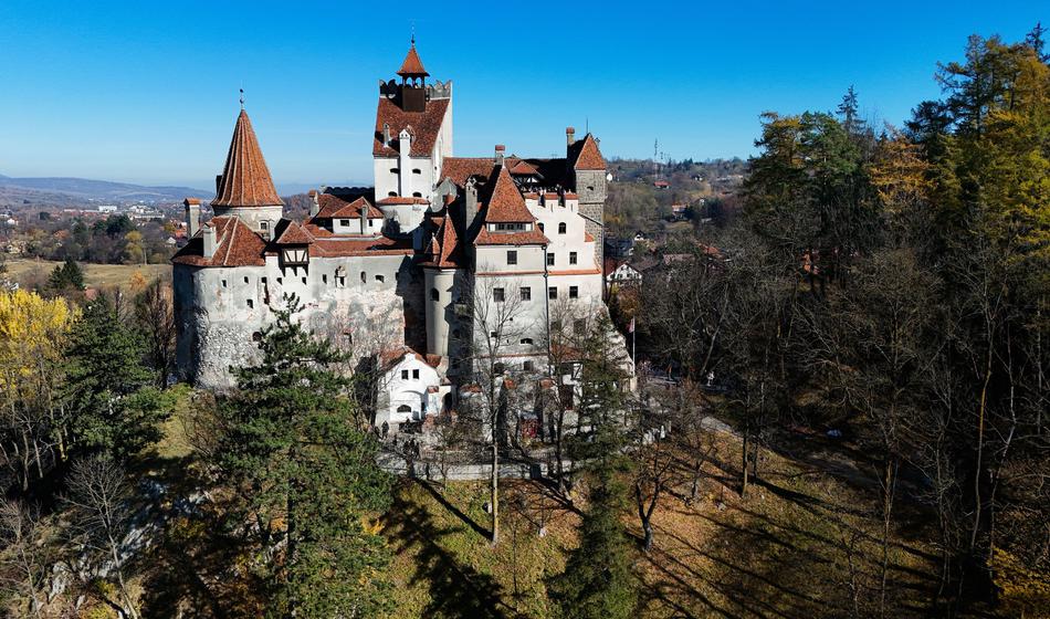Skrivnostno izginotje pohodnika na poti do Drakulovega gradu