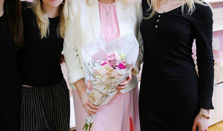 Naša voditeljica pokazala, v kakšne lepotice so zrasle njene hčerke