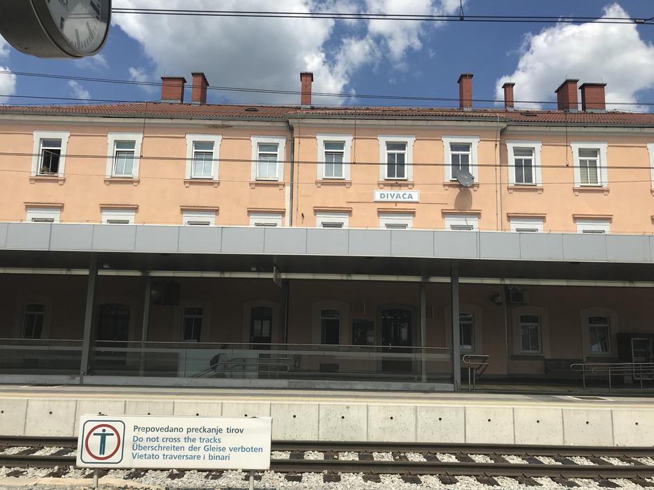 Železniška postaja Divača