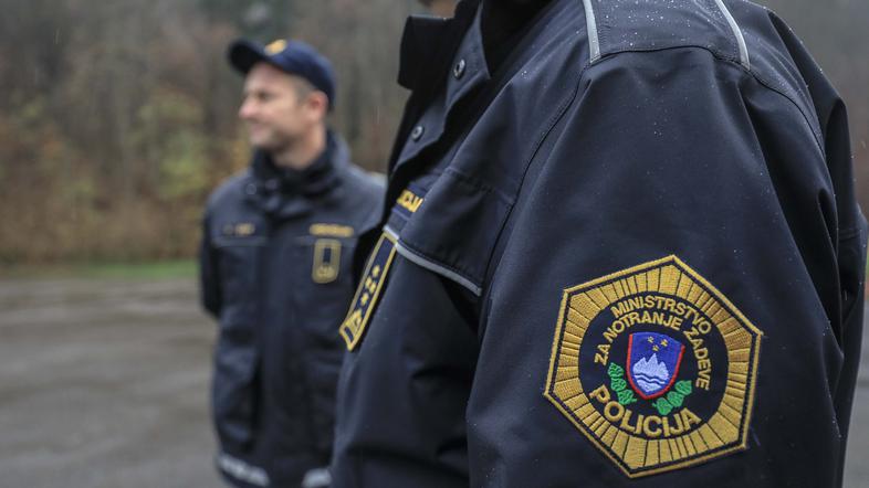 Policija uniforma policist