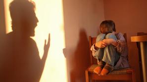 Nasilje nad ženskami in zloraba otrok v Sloveniji še vedno ostajata velika probl