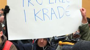 Protestniki na Markovem trgu v Zagrebu. (Foto: Patrik Macek/Pixsell)