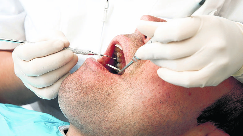 Ko so pred dvema letoma ostali brez ortodonta, je bila ena izmed predlaganih reš