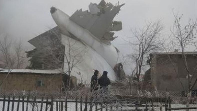 Strmoglavljenje letala v Kirgizistanu