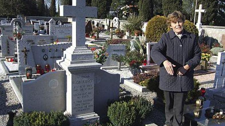 Dve tretjini mirenskega pokopališča sta bili v Jugoslaviji, ena v Italiji, vmes 