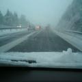 Sneg na avtocesti v bližini Postojne.