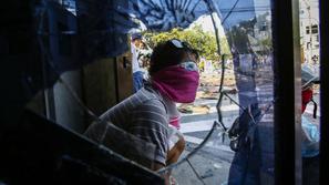 Tajska nemiri spopadi protesti policija