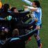 Carlos Tevez gol zadetek proslavljanje skok ekipa proslava veselje