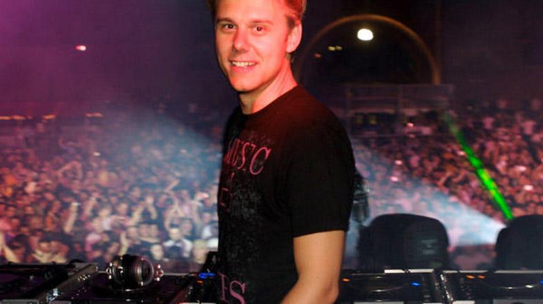 Slavni DJ prihaja v Slovenijo.