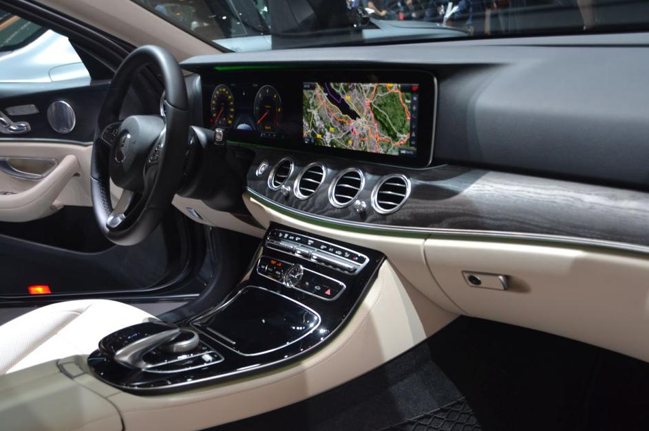 Multimedija v novem mercedesu razreda E
