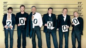 Predstavo 5moških.com si 22. junija lahko ogledate brezplačno. (Foto: Marko Ocep