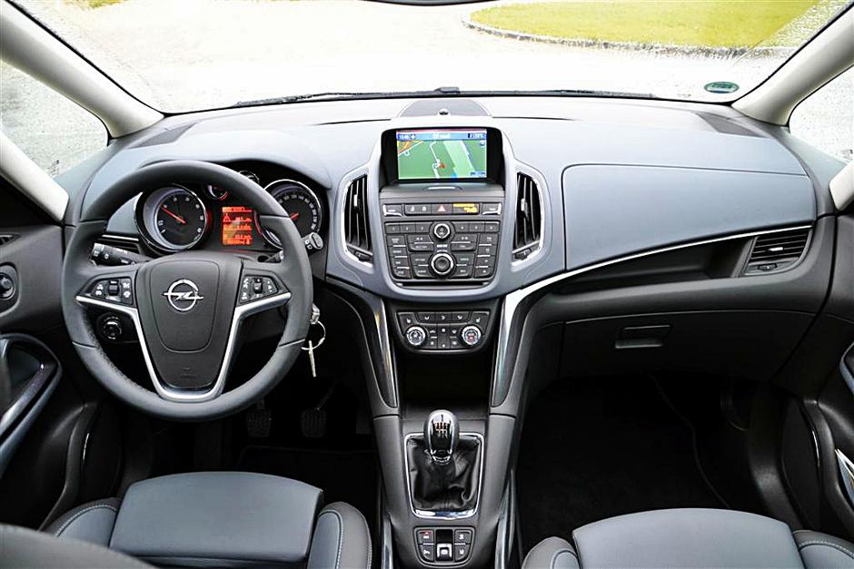 Opel zafira tourer | Avtor: Gregor Prebil