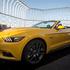 Ford Mustang GT na vrhu Empire State Buildinga.