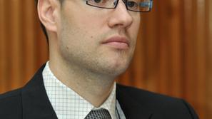 V Sloveniji je 45,6 odstotka zaposlenih menilo, da je njihovo zdravje ogroženo z