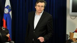 slovenija 21.03.11, Zoran Thaler, odstop evropskega poslanca, korupcija, podkupn