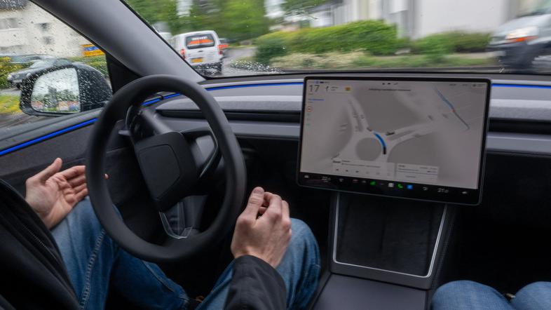 Tesla FSD avtonomna vožnja