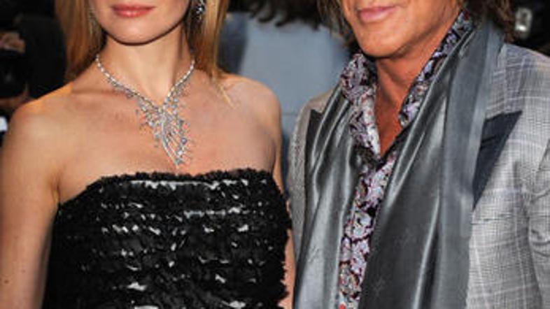 Lena in Mickey se očitno zelo rada skupaj zabavata, hkrati pa sta soseda v New Y