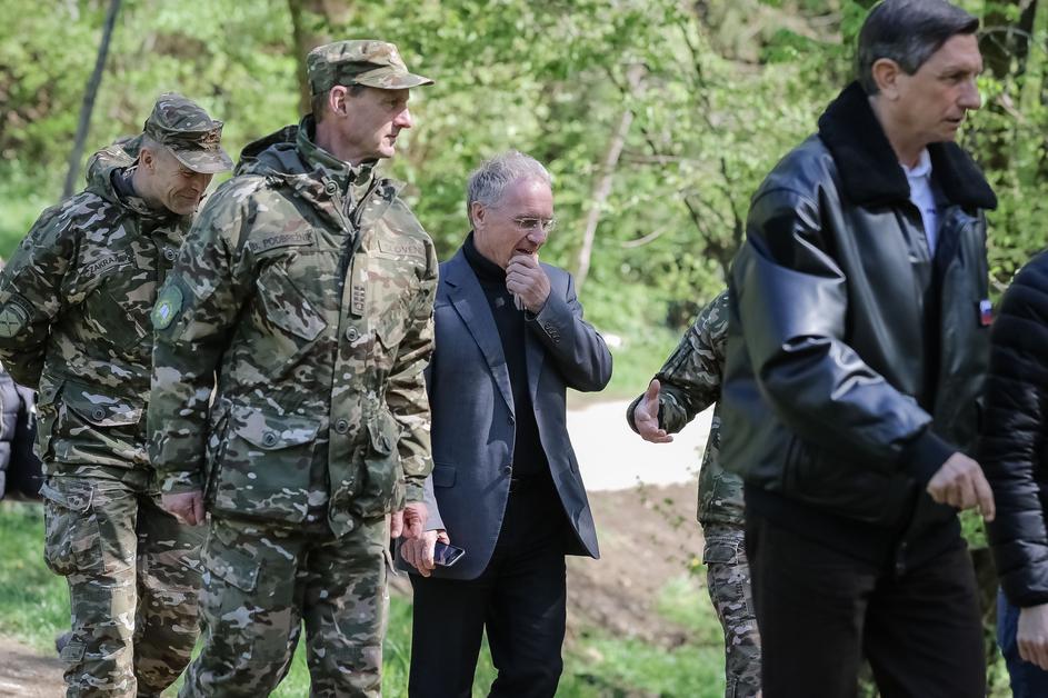 ogled vojaških sil na meji s Hrvaško